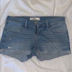 HOLLISTER light wash jean shorts